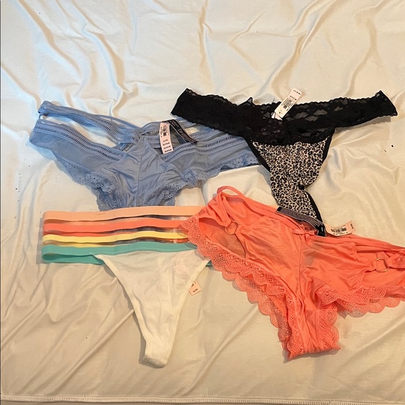 Victoria's Secret Black and Blue Lace Set - Picture 1 of 5